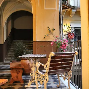 https://cortile-stesicoro.sicilyhotelsitaly.net